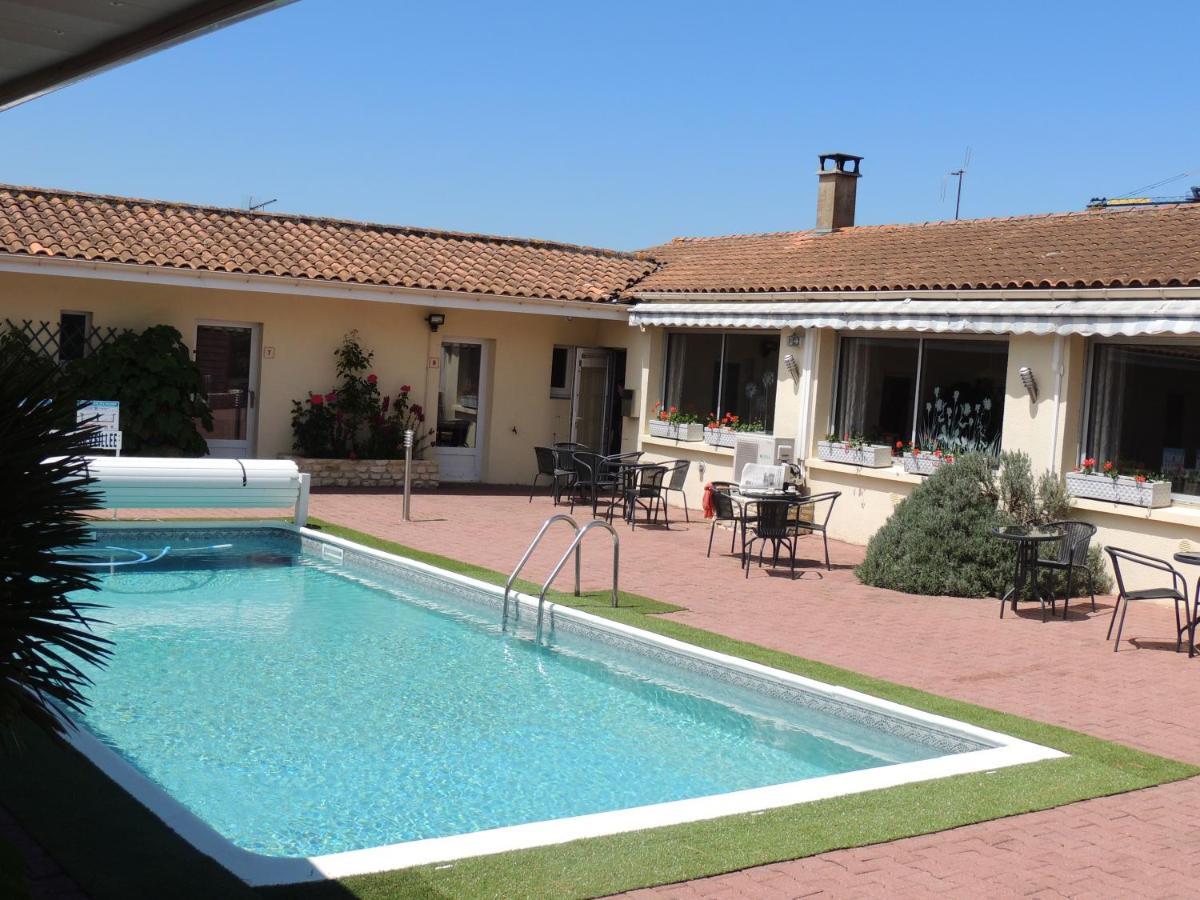 Hotel Auberge Des Charmilles Sainte-Soulle المظهر الخارجي الصورة