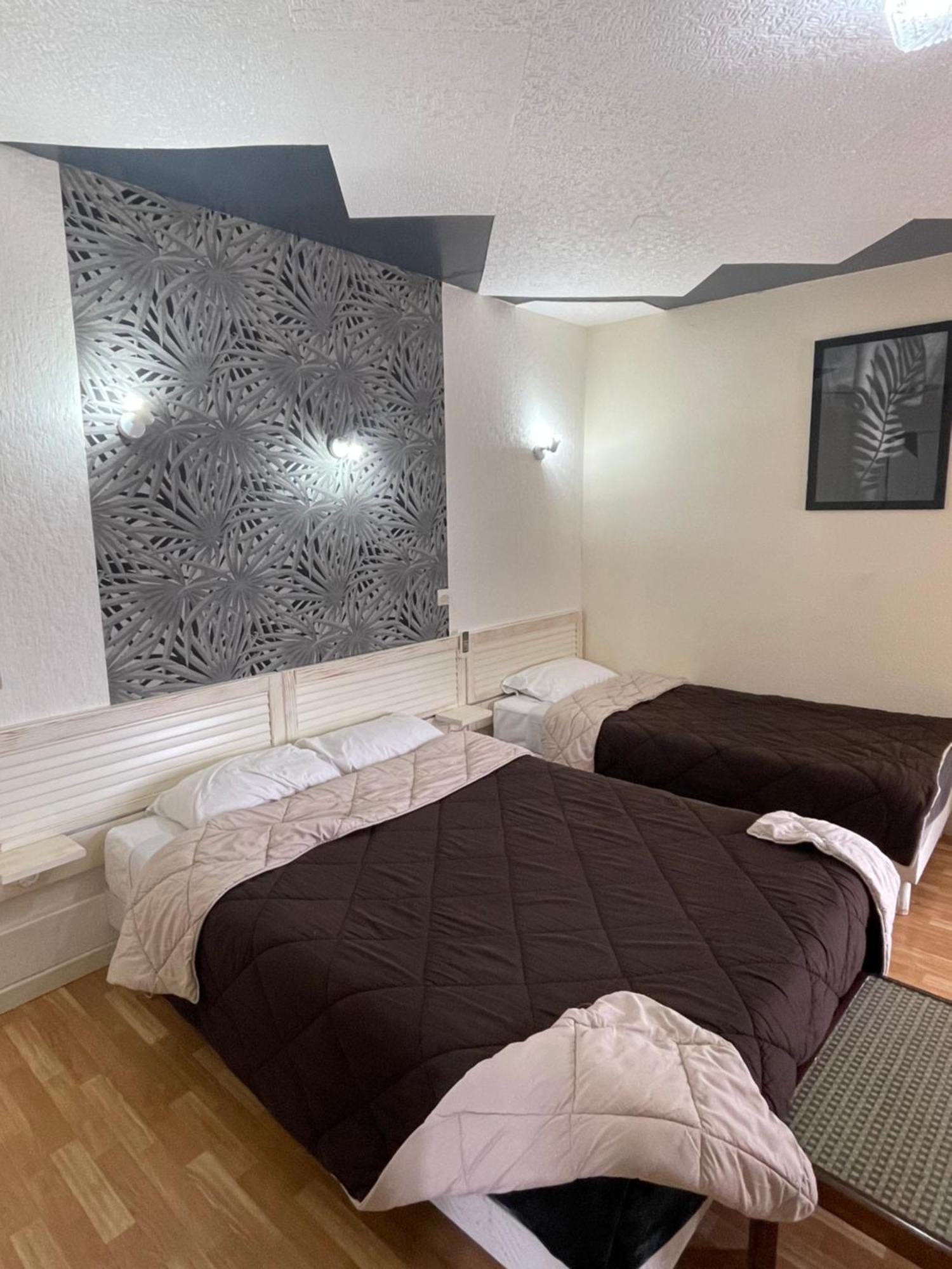 Hotel Auberge Des Charmilles Sainte-Soulle الغرفة الصورة