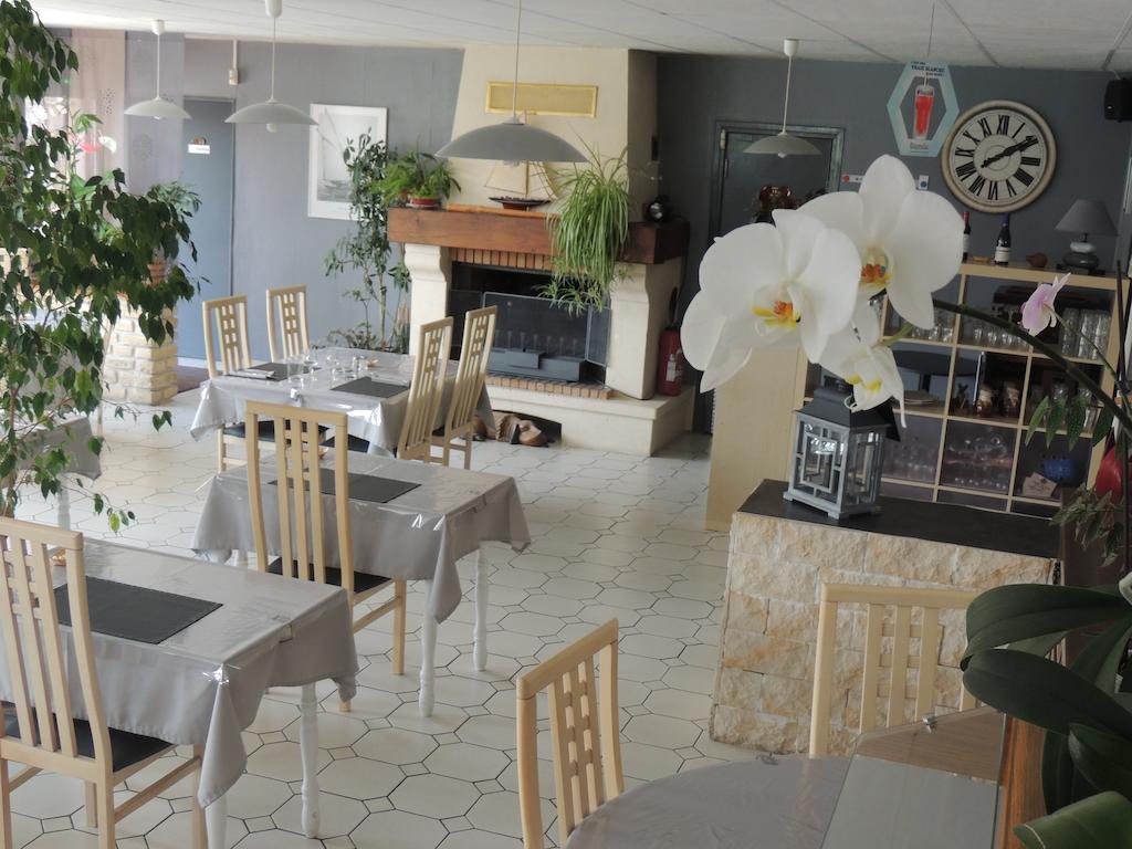 Hotel Auberge Des Charmilles Sainte-Soulle المظهر الخارجي الصورة